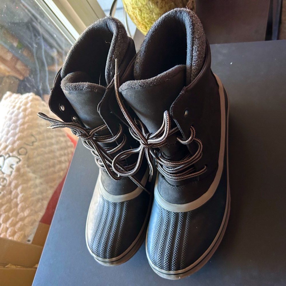 Sorel: Women's Size 12 Winter Boots